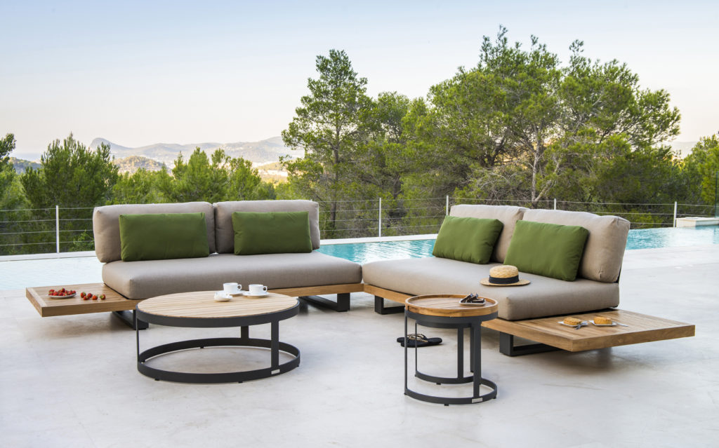 Chic Comfortable Outdoor Furniture, How To Make Outdoor Furniture Last Longer