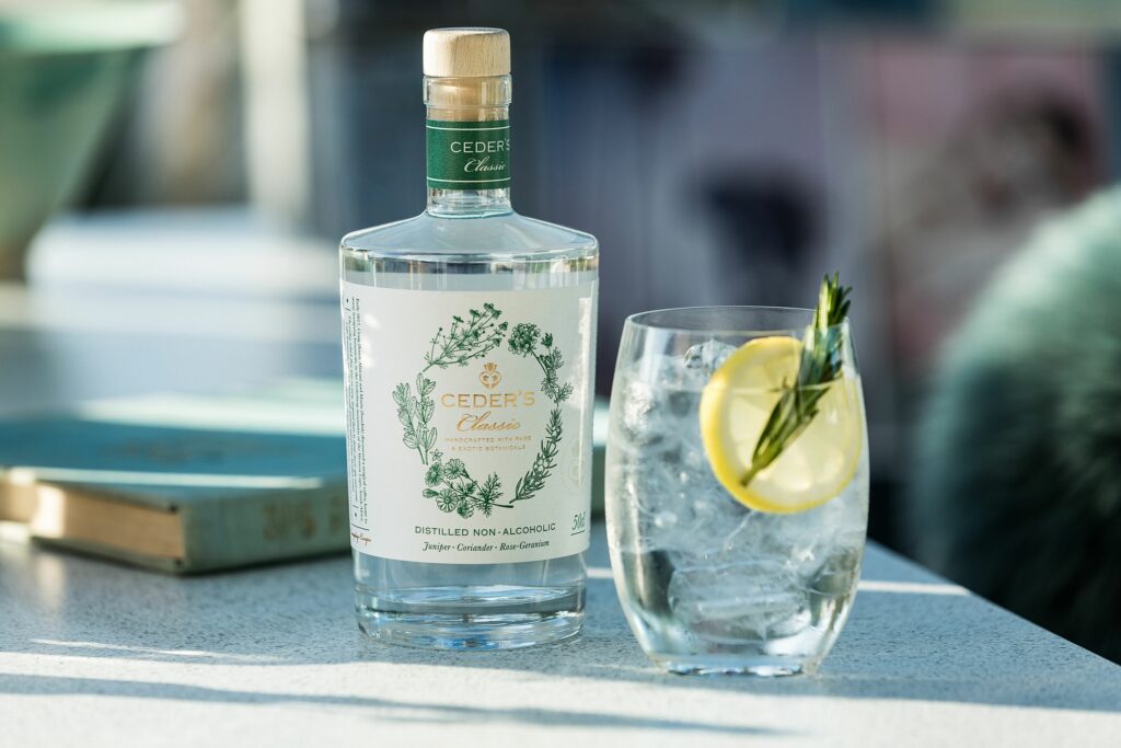 Ceders distilled botanical non-alcoholic drink with a frosty cold glass 
